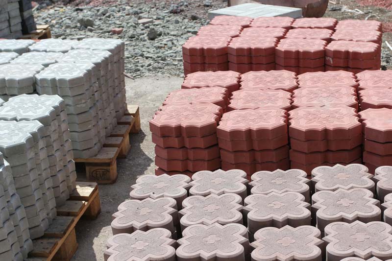 Плитка тротуарная «Ромашка» по доступным ценам в Орехово-Зуево