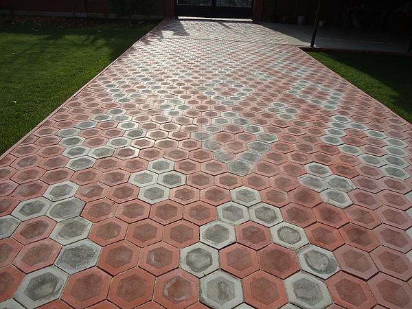 Плитка тротуарная «Ромашка» по доступным ценам в Орехово-Зуево